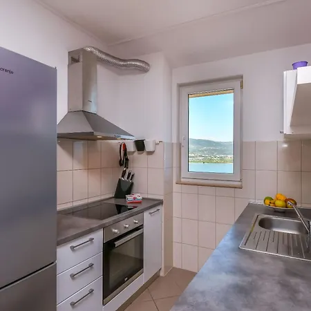 Dani Apartamento Trogir